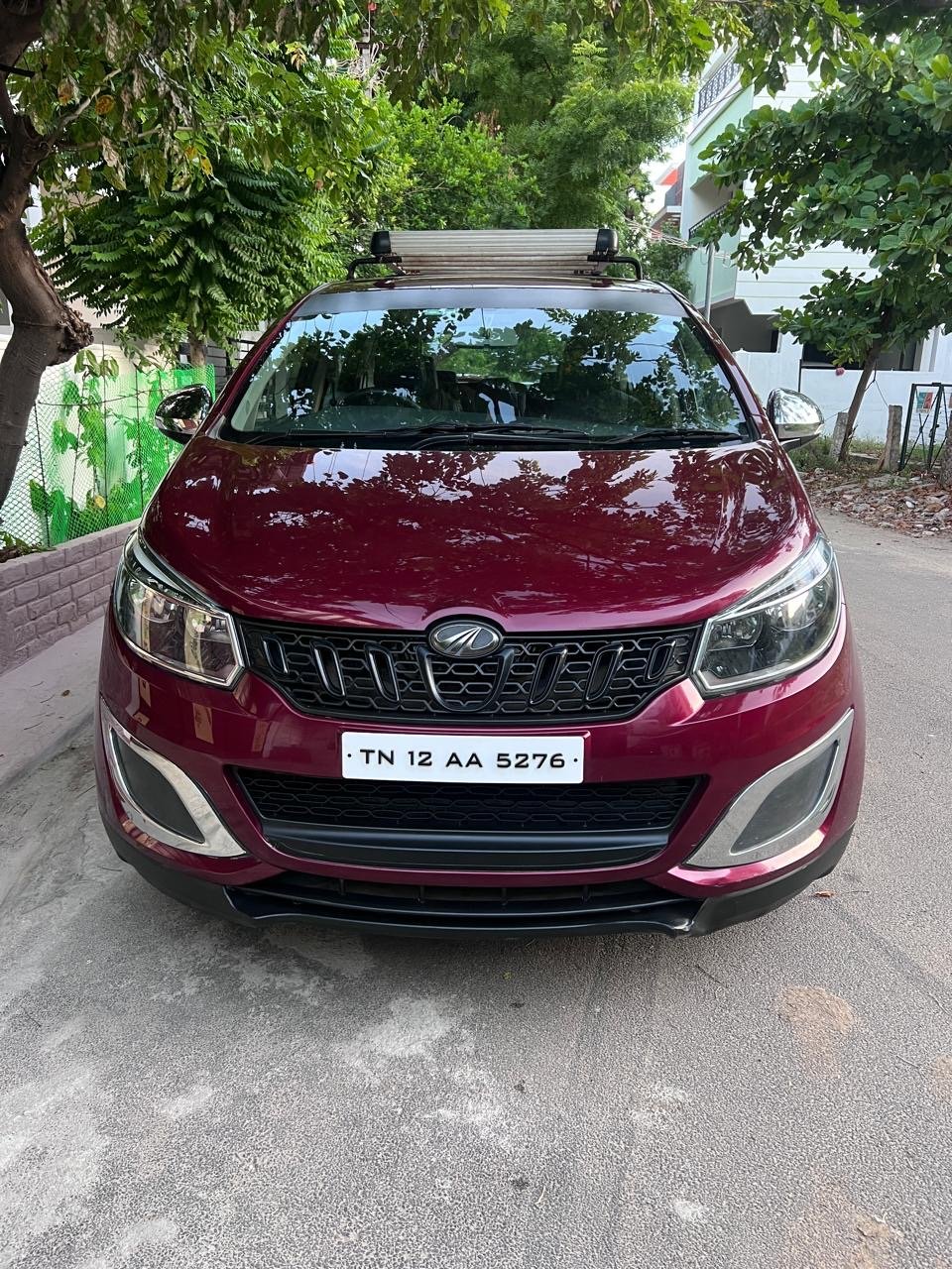 Mahindra Marazzo M2