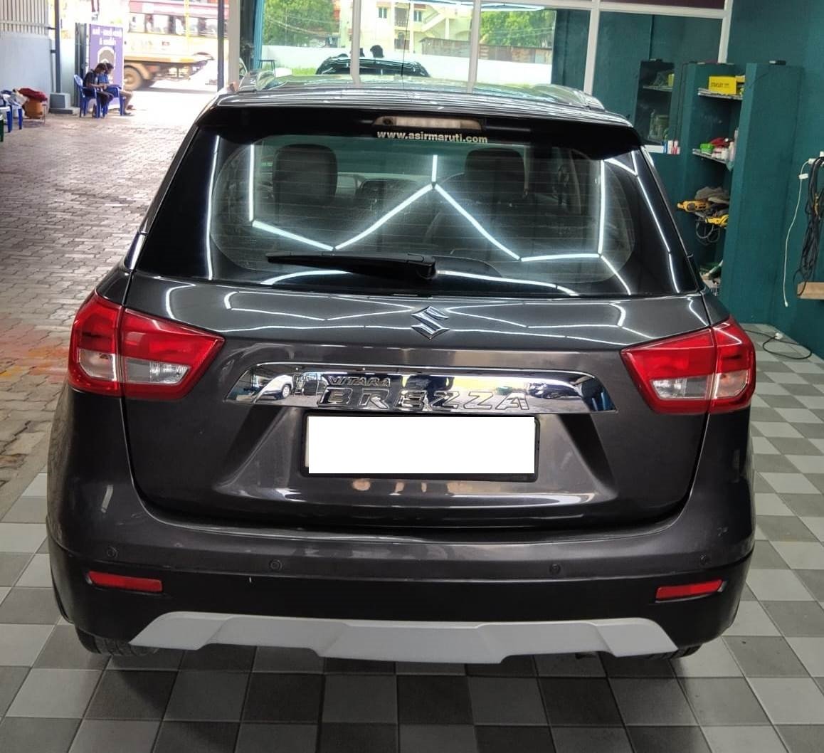 Maruti Suzuki Breeza Zdi