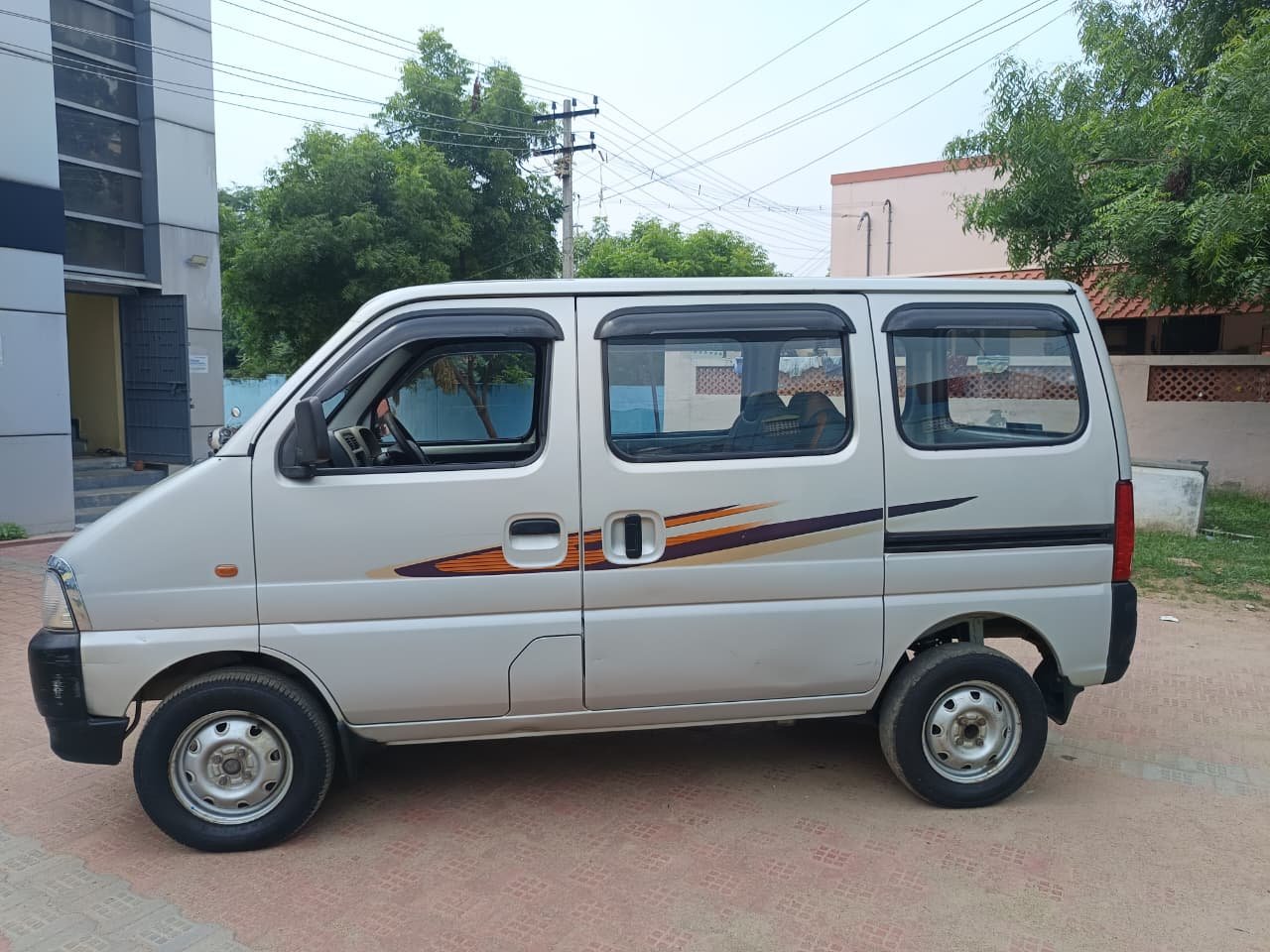 Maruti Suzuki Eeco 5 Seter