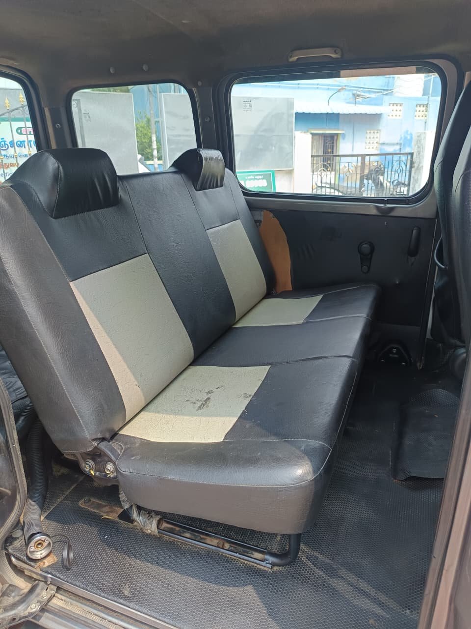 Maruti Suzuki Eeco 5 Seter