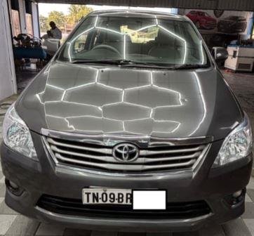 Toyota Innova V