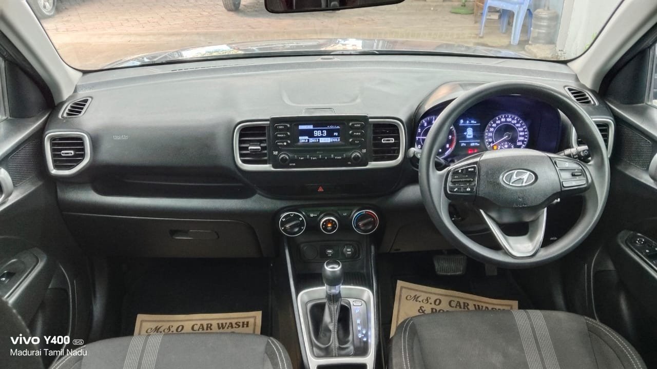 Hyundai Venue S Plus