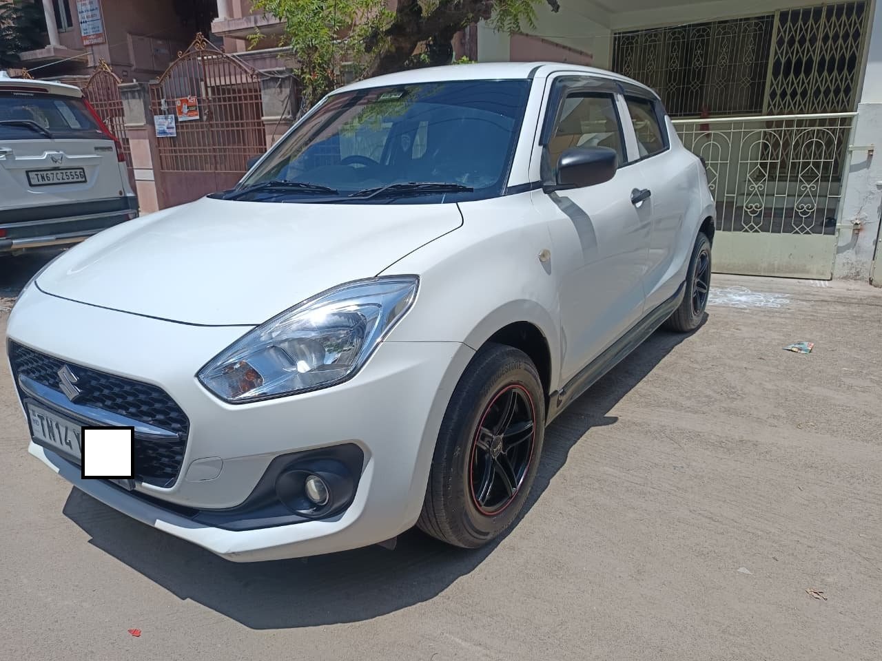 Maruti Suzuki Swift Lxi
