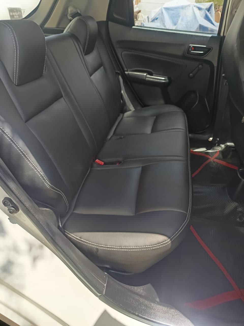 Maruti Suzuki Swift Lxi