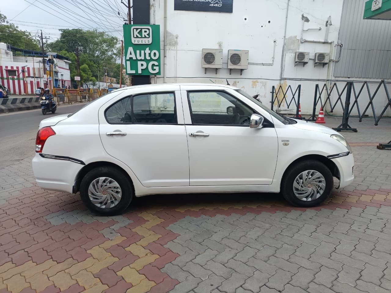 Maruti Suzuki Swift Dzire Lxi