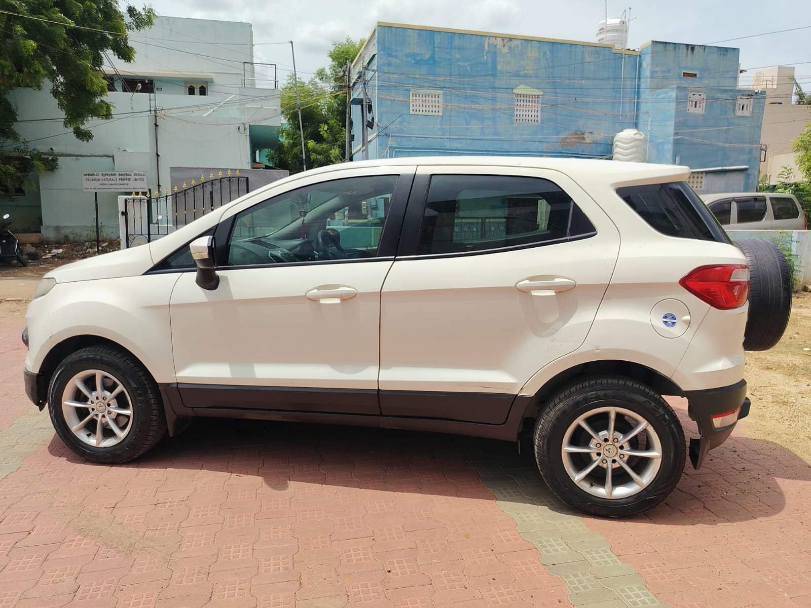 Maruti Suzuki Eeco 5 Seter