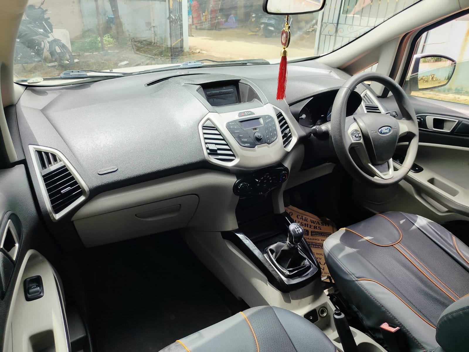 Maruti Suzuki Eeco 5 Seter