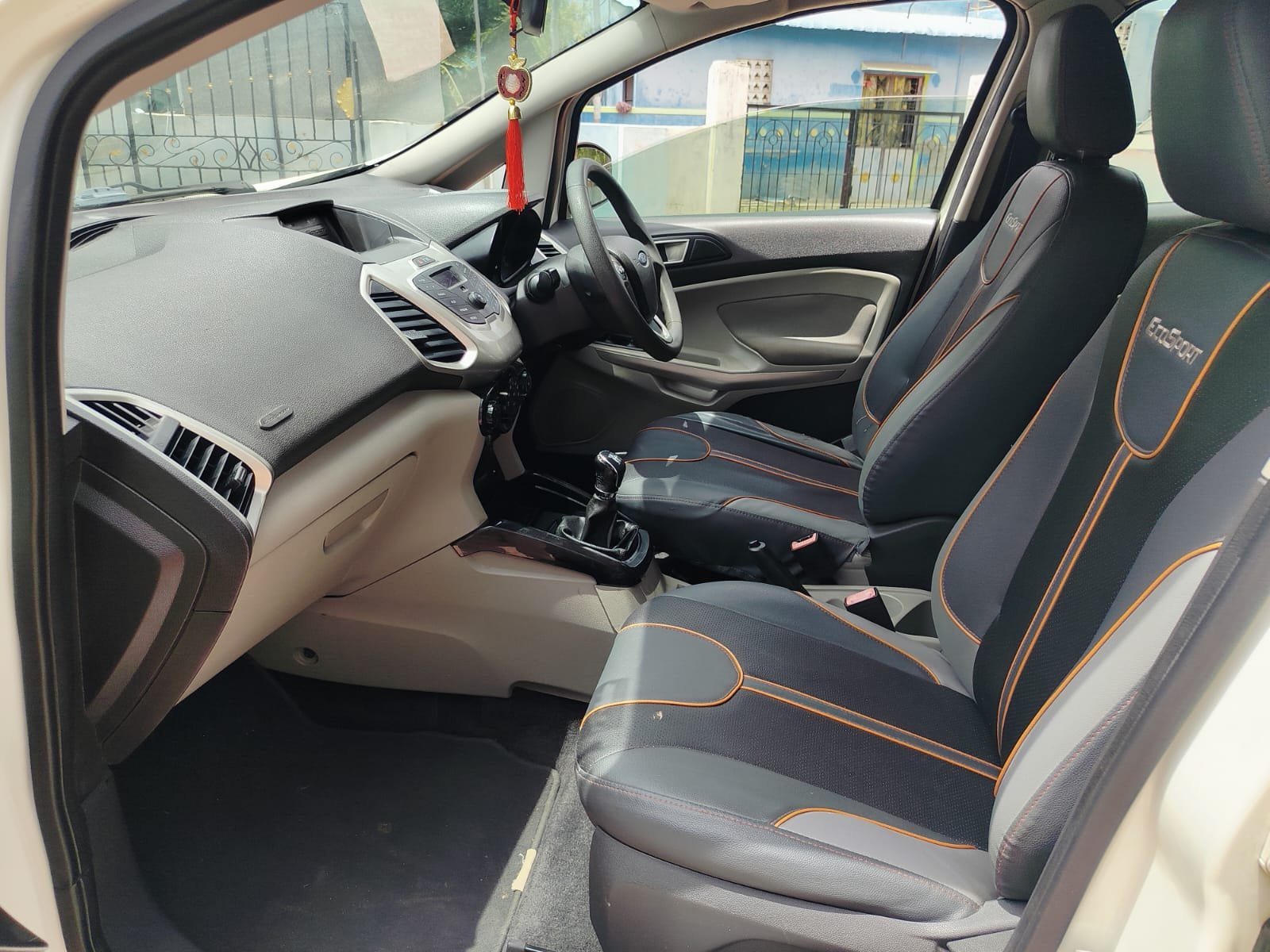 Maruti Suzuki Eeco 5 Seter