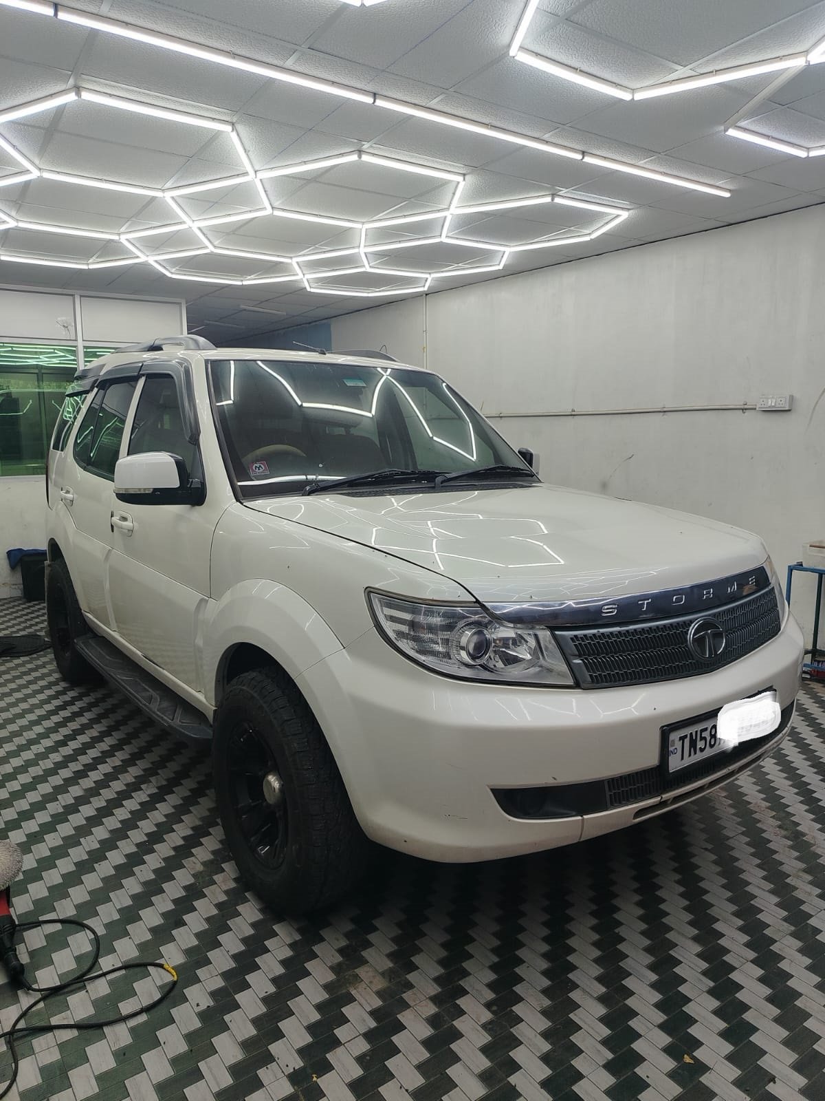 Tata Safari Storme Lx