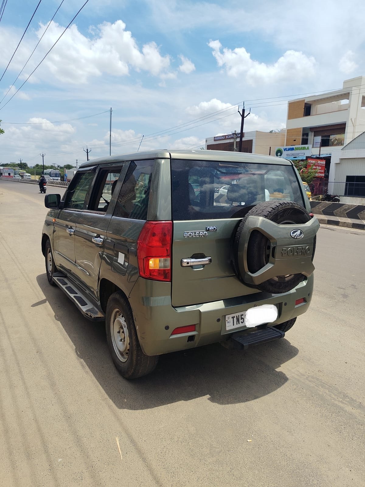 Mahindra Bolero Neo P4