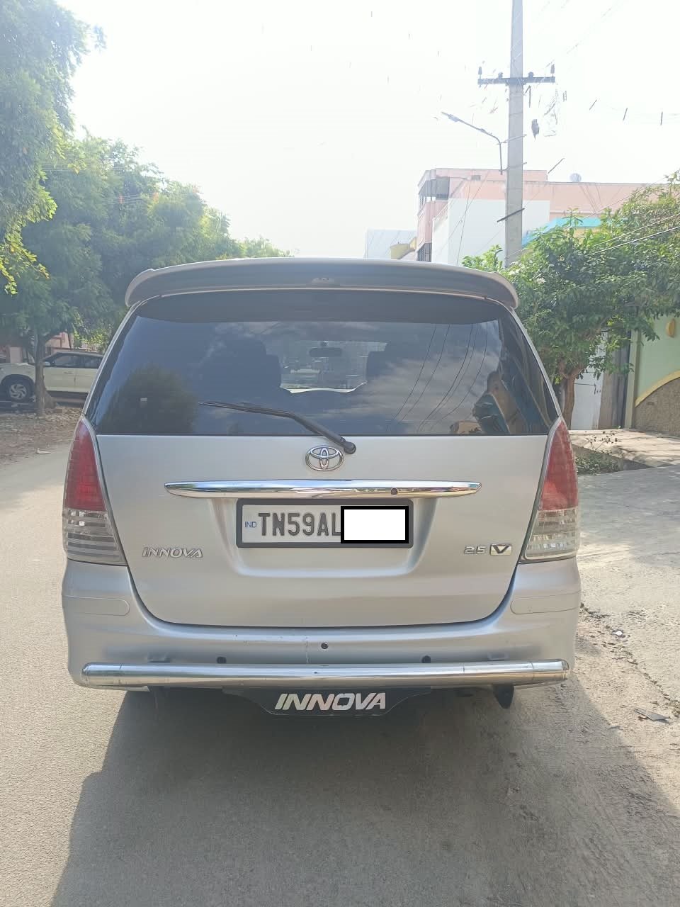 Toyota Innova V